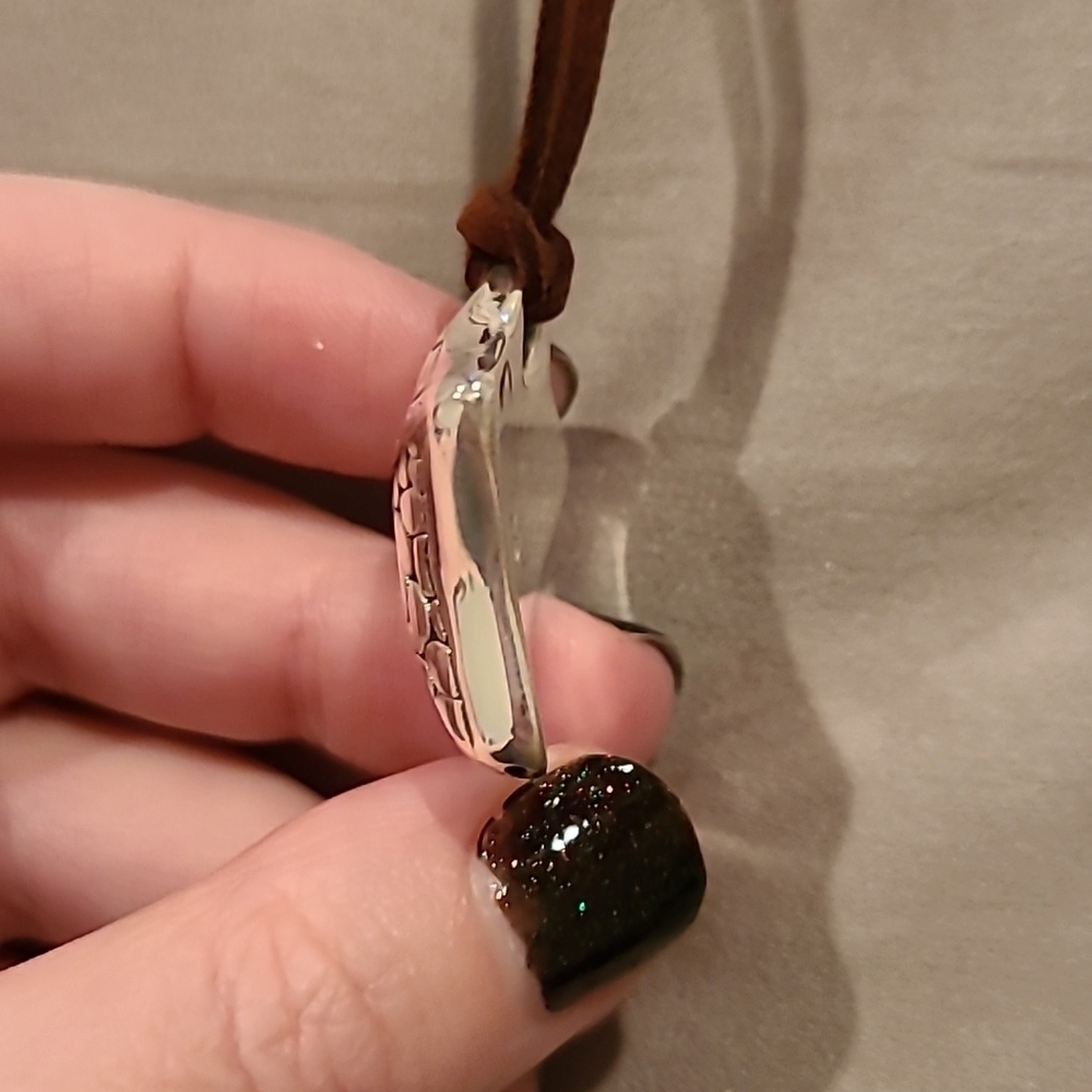 Sterling silver star with adjustable leather cord - Picture 4 of 6